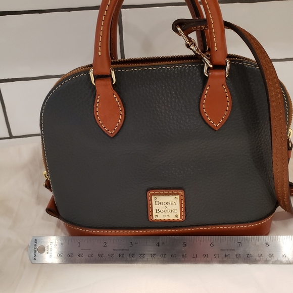 Dooney & Bourke Handbags - Dooney & Bourke zip zip satchel